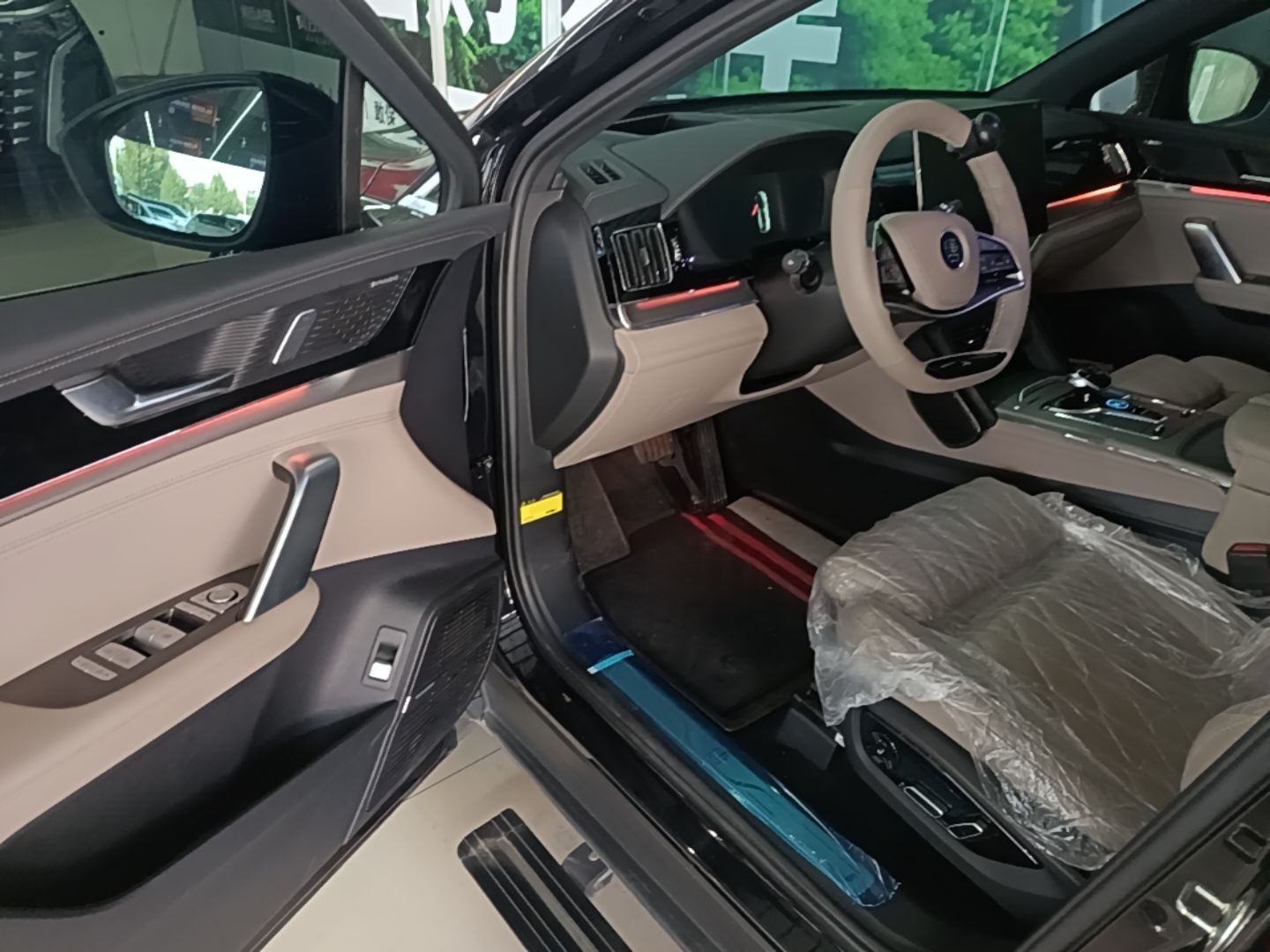 BYD Tang New Energy 2024 DM-i Glory Edition 112KM Flagship Model — снимка 18