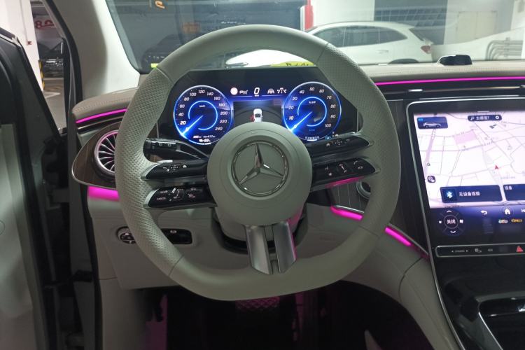 Used Mercedes-Benz EQE SUV 2023 350 4MATIC Luxury Edition Steering Wheel