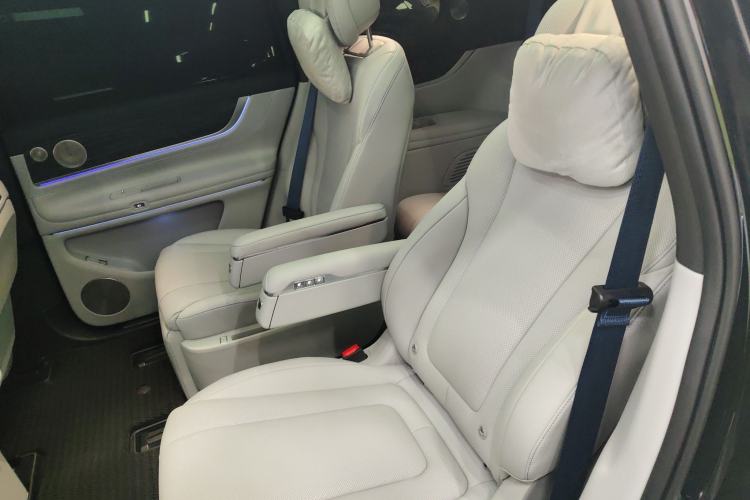 Used Hima AITO M9 2025 Extended-Range Ultra Version 52 kWh 6-Seater
