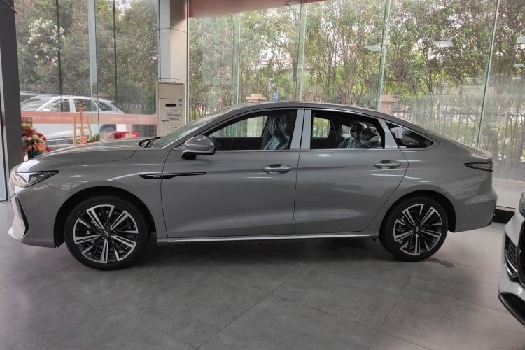 Used Chery Arrizo 8 PRO 2025 Pro 1.6T Luxury Model Exterior 4