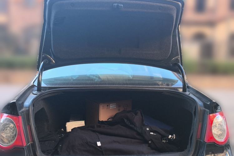 Used Volkswagen Magotan 2007 1.8 TSI Automatic Luxury Model Trunk