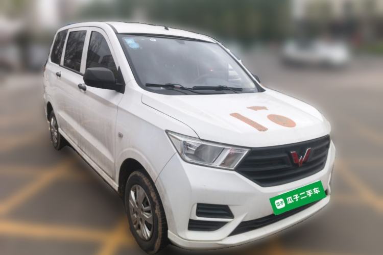 Used Wuling Hongguang 2019 1.5L S Basic Version China VI Standard LAR Front Right 45 Deg