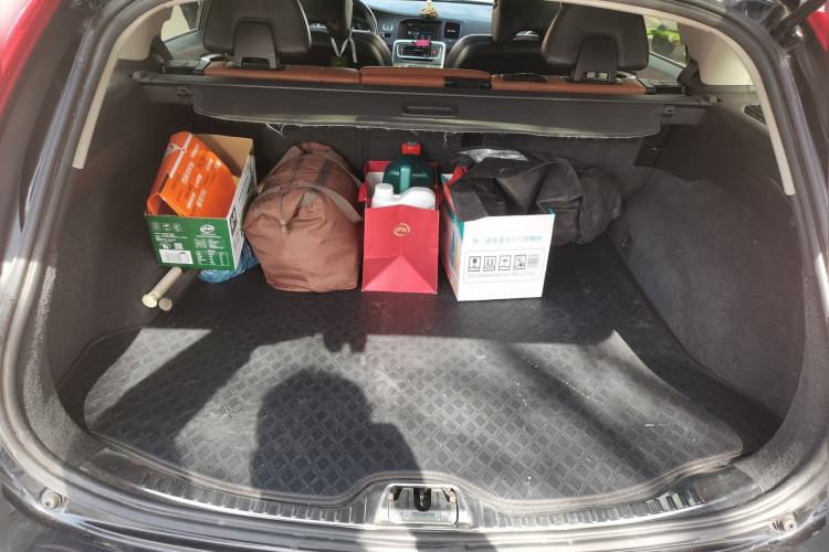 Used Volvo V60 2014 T5 Zhiya Edition
