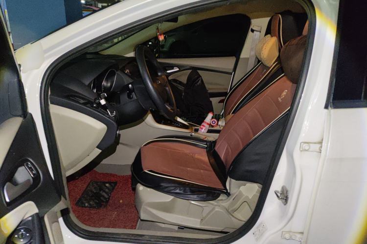 Used Ford Focus 2015 Sedan 1.6L Automatic Comfort Model
