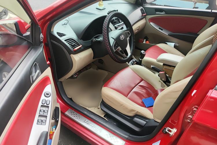 Used Hyundai Verna (older generation) 2014 1.4L Manual Smart GLS Trim
