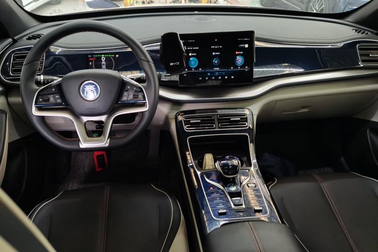 Used BYD Qin PLUS 2025 EV 510KM Standard Range Model Center Console