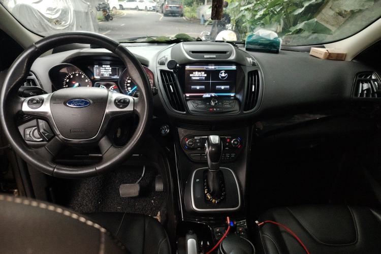 Used Ford Kuga 2013 2.0L GTDi Four-Wheel Drive Premium Model Center Console