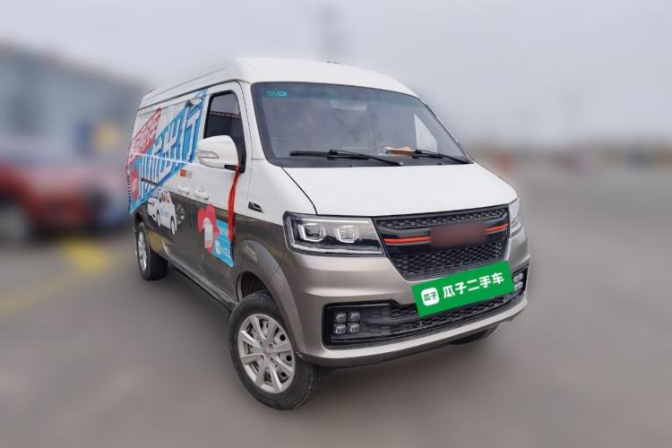Used Jinbei New Hiace X30L 2024 Wealth Edition Van 2/5 Seats Front-Mounted Air Conditioning Front Right 45 Deg