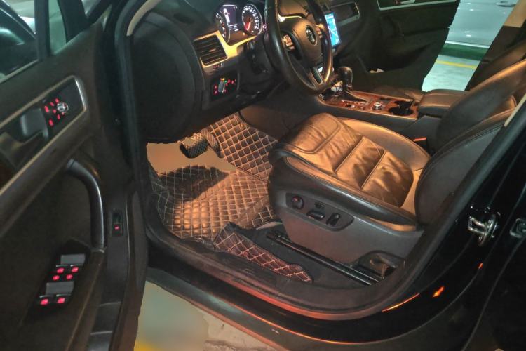 Used Volkswagen Touareg 2011 3.0 TSI Comfort Version