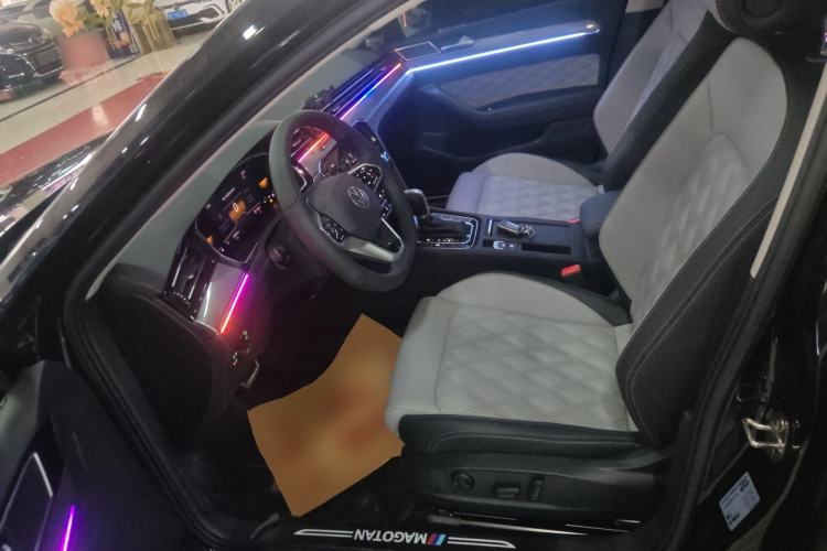 Used Volkswagen Magotan 2023 2 Million Units Limited Edition 330TSI DSG Leading Version Left Front Seat