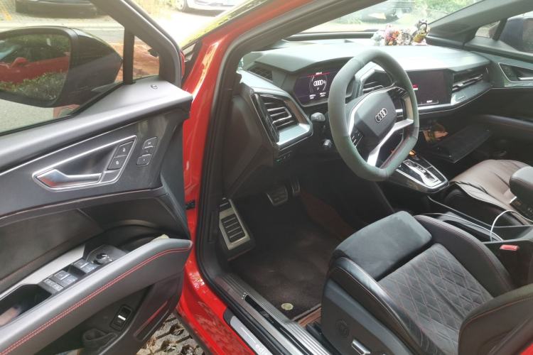 Used Audi Q5 e-tron 2022 50 e-tron quattro edition one Artistic Collection Edition
