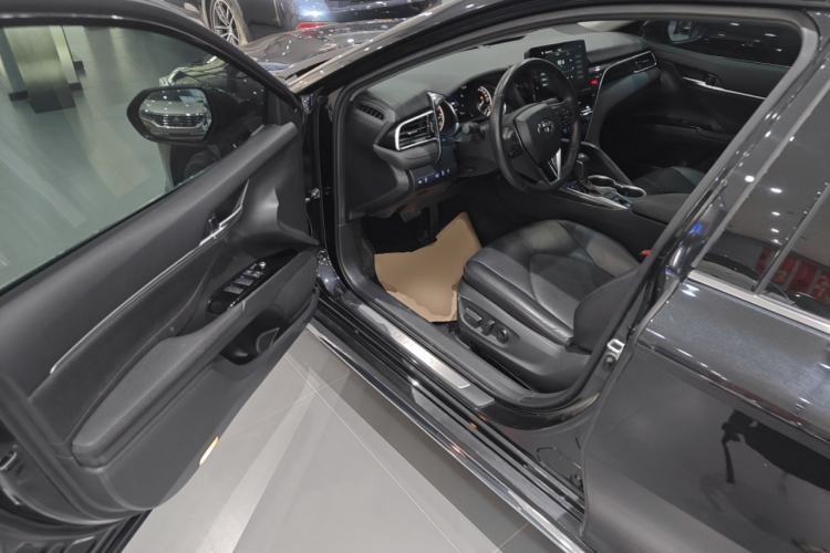 Used Toyota Camry 2023 2.0G Luxury Edition