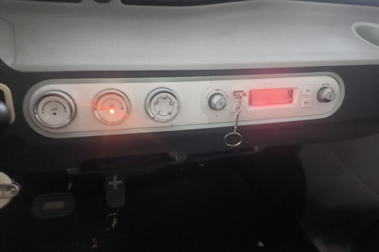 Used Wuling Hongguang MINIEV 2022 Macaron Premium Model – Lithium Ternary Battery Interior 2