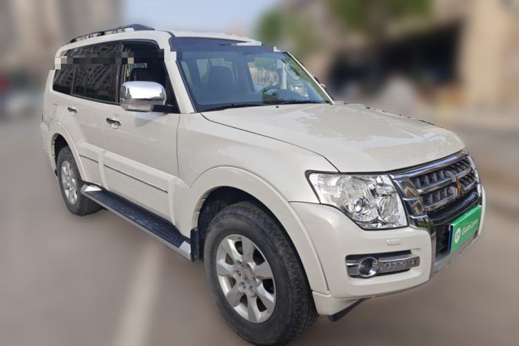 Used Mitsubishi Pajero 2018 3.0L Automatic Prestige Edition Front Right 45 Deg