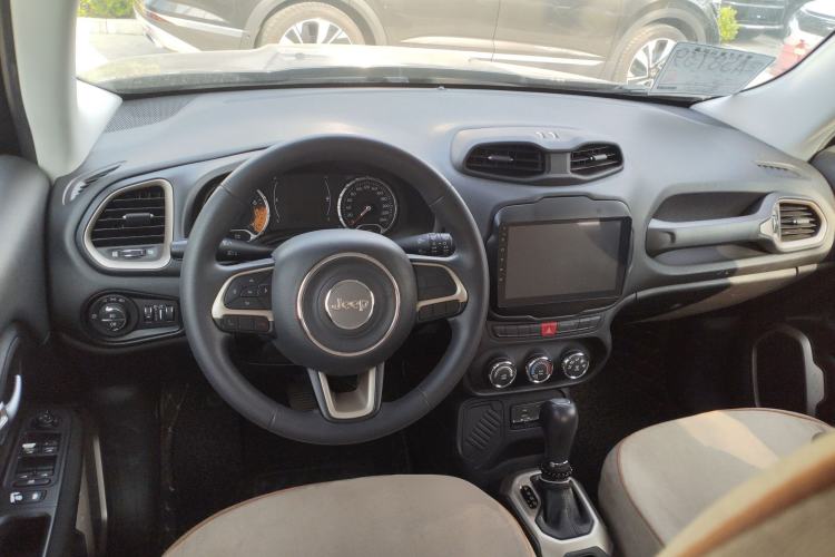 Used Jeep Renegade 2017 180T Automatic Kinetic Edition+ Steering Wheel