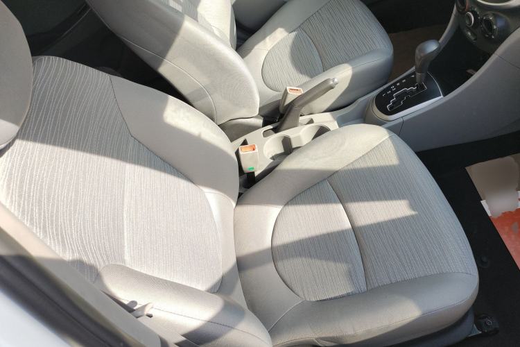 Used Hyundai Verna (older generation) 2016 1.4L Automatic Smart GLS Right Front Seat