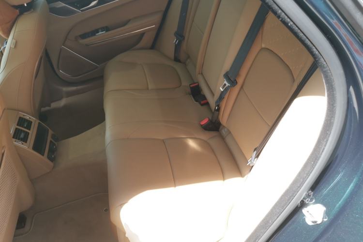 Used Jaguar XFL 2025 Model—2.0T P250, Two-Wheel Drive, Premium Luxury Edition
