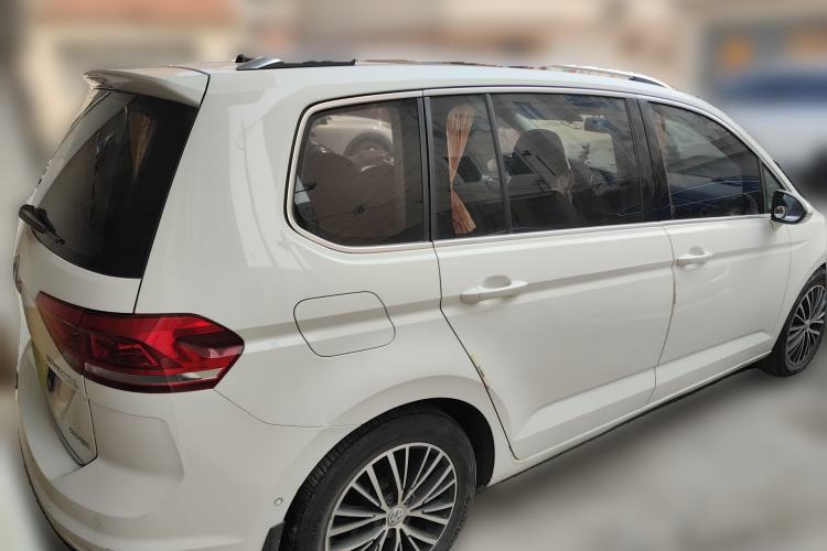 Used Volkswagen Touran 2018 Volkswagen Touran L 280TSI DSG Luxury Edition 7 Seats Rear Right 45 Deg