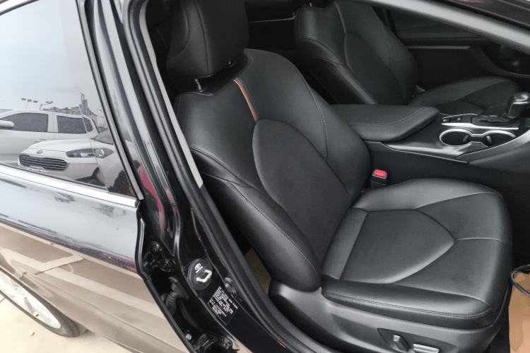 Used Toyota Camry 2021 2.0G Luxury Edition