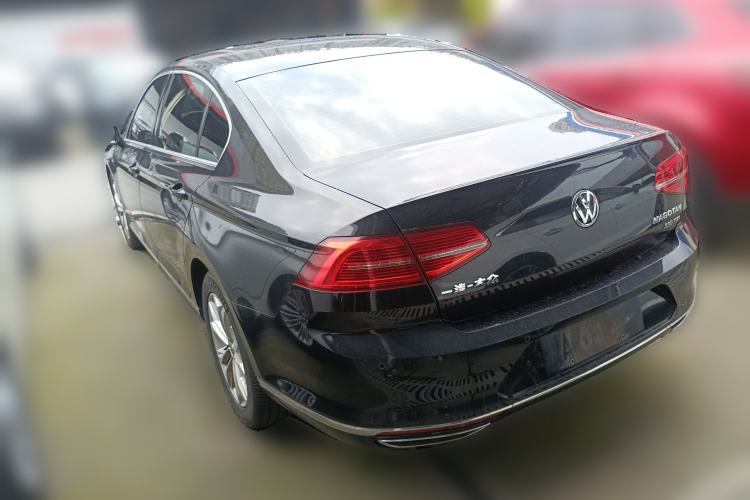 Used Volkswagen Magotan 2018 Facelift 330TSI DSG Luxury Model Rear Left 45 Deg