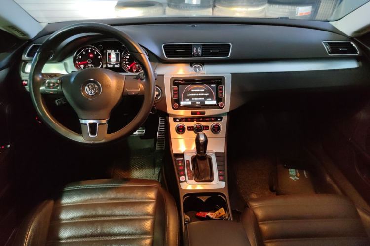 Used Volkswagen FAW-Volkswagen CC 2016 1.8TSI Luxury Model Center Console