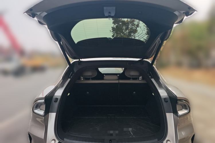 Used Xiaomi Auto YU7 2025 Ultra-Long Range High-Performance All-Wheel-Drive Max Edition
