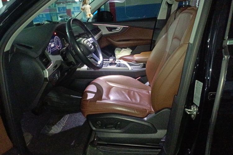 Used Audi Q7 2018 45 TFSI Technology Edition Left Front Seat