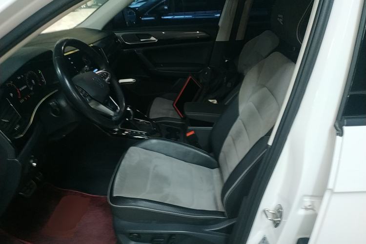 Used Volkswagen Tayron X 2020 330TSI Two-Wheel Drive Luxury Smart Connectivity Version Left Front Seat