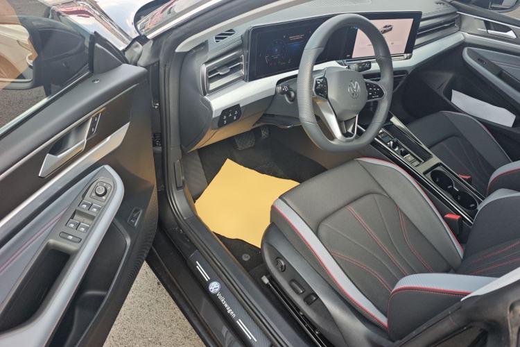 Used Volkswagen Lamando 2024 Lavida L 280TSI DSG Cool & Spicy Edition Driver Seat