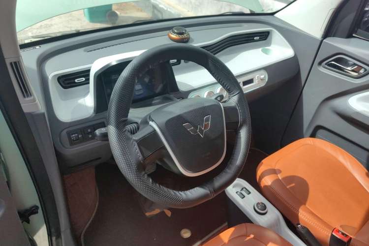 Used Wuling Hongguang MINIEV 2022 Macaron Premium Model – Lithium Ternary Battery