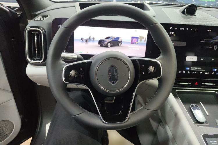 Used Hima AITO M9 2024 Range-Extended Ultra Version 42 kWh 6-Seater Model Steering Wheel