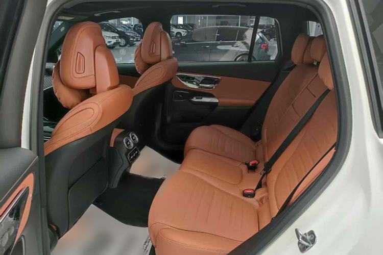 Used Mercedes-Benz GLC 2023 Facelift GLC 260 L 4MATIC Luxury Version 5 Seats