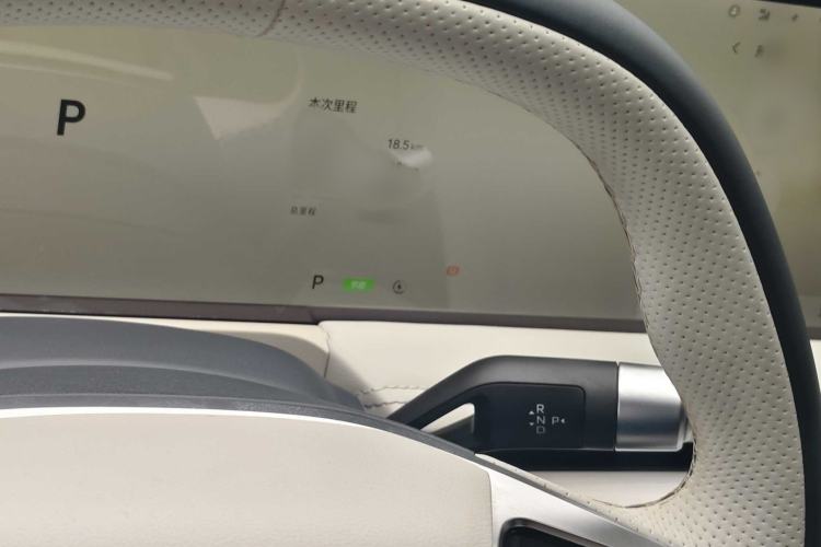 Used Geely Galaxy E8 2024 665 km Range Rear-Drive Starship Long-Range Version
