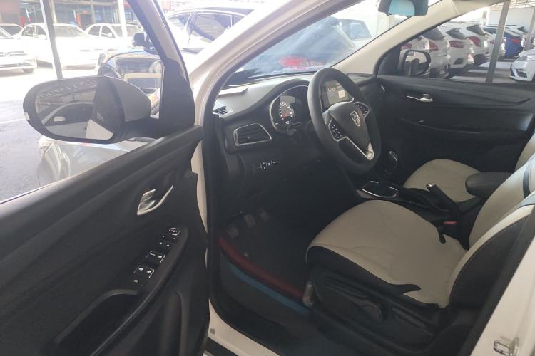 Used Baojun 730 2019 1.5T Manual Fashion Model 7-seater China VI