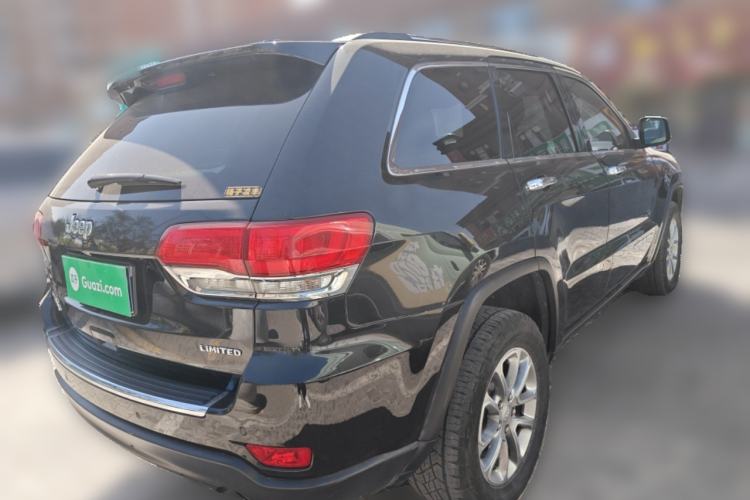 Used Jeep Grand Cherokee 2015 3.0TD Diesel Elite Navigation Edition Rear Right 45 Deg