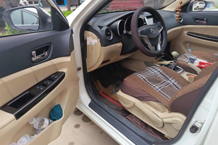 Used CHANGAN Eado 2015 1.6L Manual Luxury Model China IV Standard