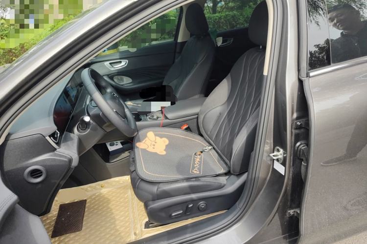 Used Roewe D7 2023 DMH 125km Excellence Edition
