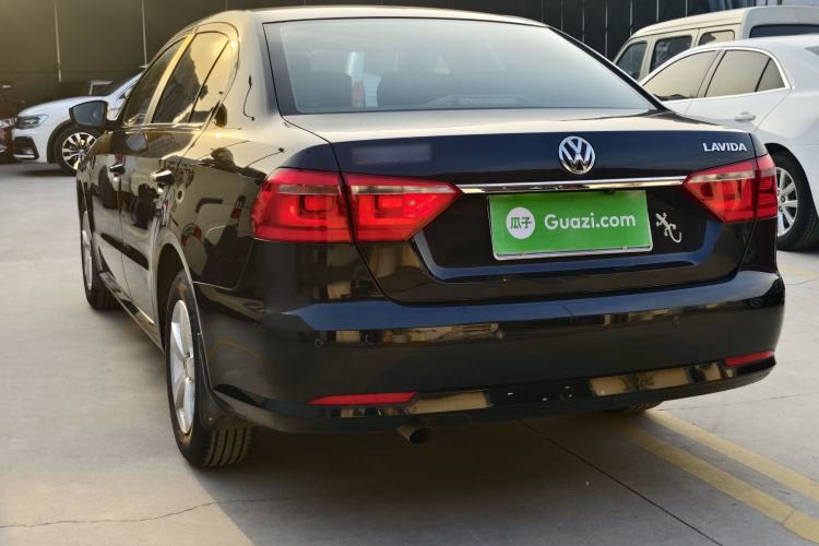 Used Volkswagen Lavida 2013 Revised Classic 1.6L Manual Fashion Edition Exterior 2