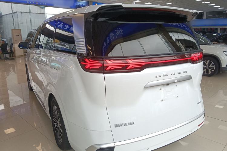 Used Denza D9 2022 DM-i 970 Four-Wheel Drive Flagship Model
