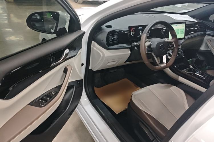 Used BYD Qin PLUS 2023 Champion Edition DM-i 55KM Leading Model
