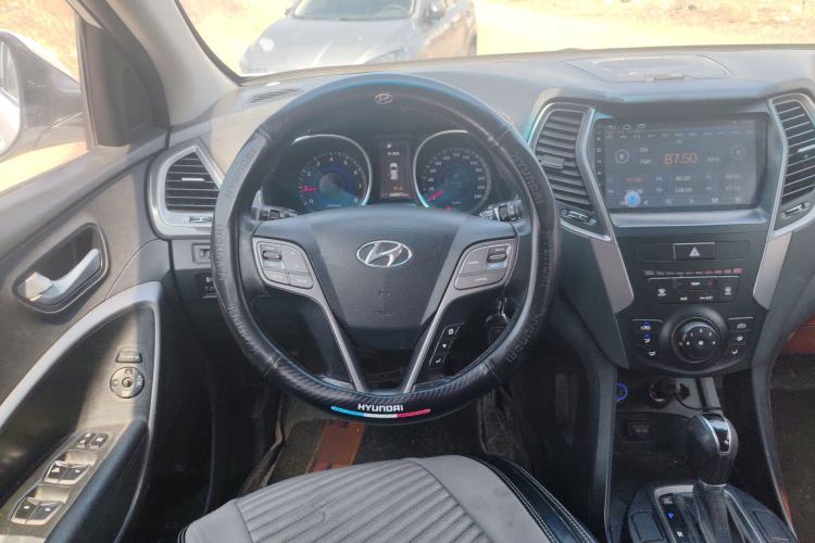 Used Hyundai Santa Fe 2013 2.4L Automatic 2WD Comfort Edition