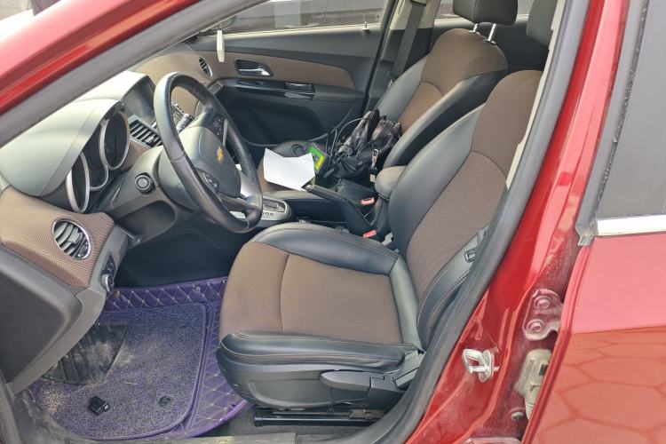 Used Chevrolet Cruze 2013 Hatchback 1.6L Automatic Luxury Model
