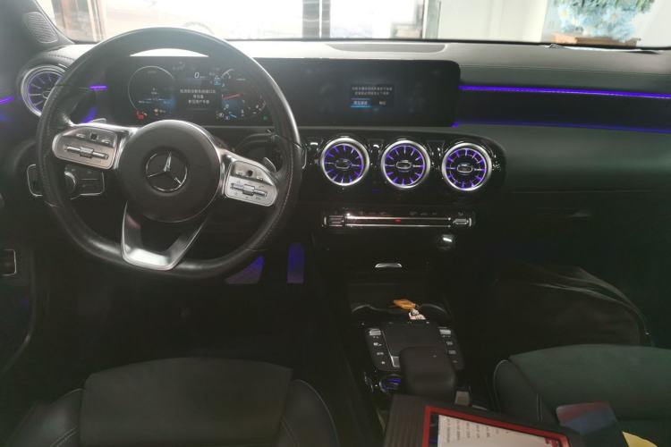 Used Mercedes-Benz A-Class 2022 Revised Version A 200 L Sport Sedan Fashionable Style