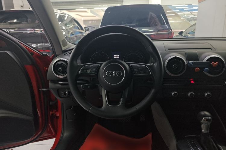 Used Audi A3 2020 Sportback 35 TFSI Fashion Edition China VI Emission Standard Steering Wheel
