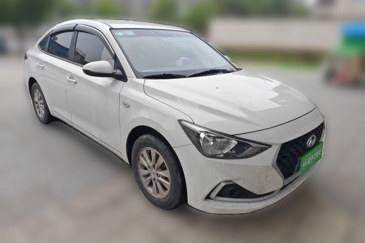 Used Hyundai Celesta 2018 1.6L Automatic GL Enjoyment Edition China VI compliant Front Right 45 Deg