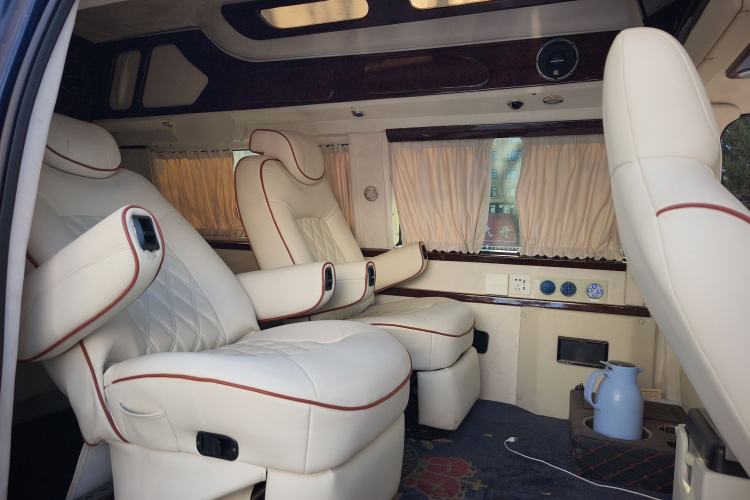 Used Ford E350 2011 5.4L Standard Yacht Edition
