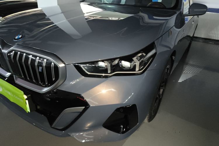 Used BMW i5 2024 eDrive 35L Luxury Model with M Sport Package
