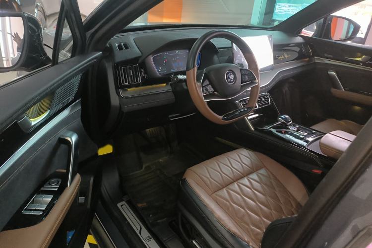 Used BYD Tang New Energy 2021 DM-i 112KM Prestige Model Interior 3