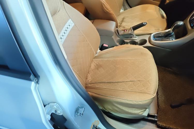 Used Buick GT 2013 GT 1.6L Automatic Fashion Edition Right Front Seat