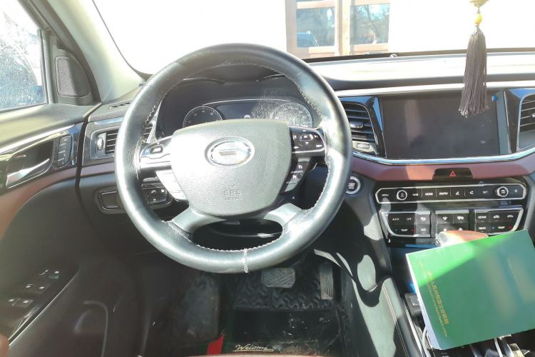 Used GAC Trumpchi GS8 2017 320T Two-Wheel Drive Luxury Smart Connectivity Version (7 Seats) Steering Wheel
